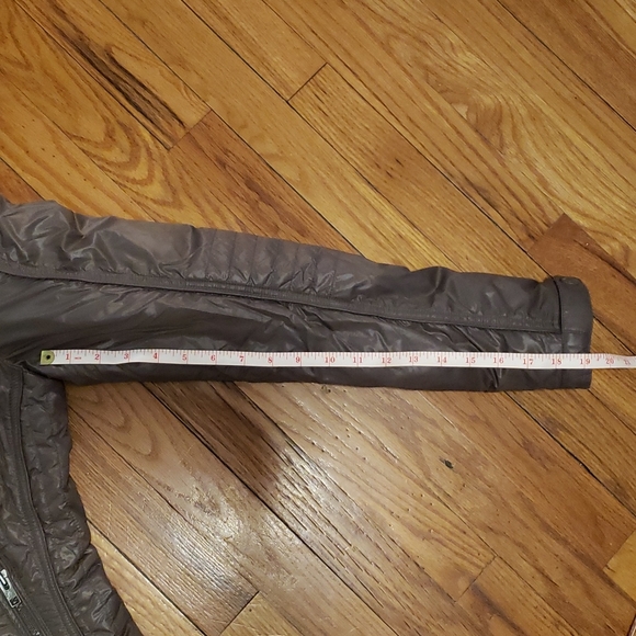 Women’s north face jacket - Picture 6 of 6